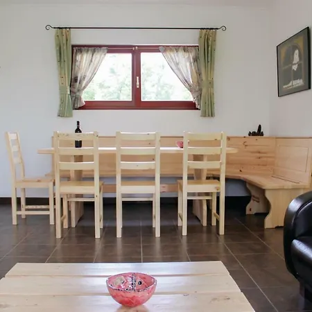 Three-bedroom Holiday In Szolad