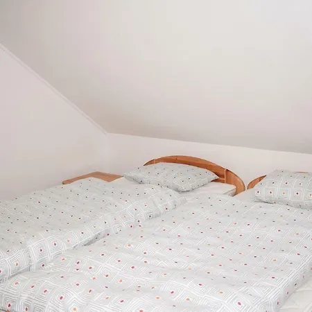 Three-bedroom Holiday In 度假居