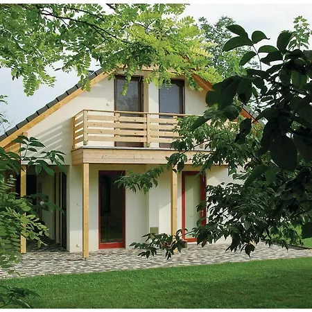 Three-bedroom Holiday In *