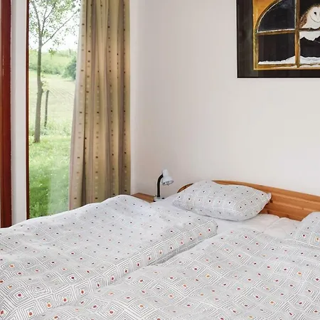 Ferienhaus Three-bedroom Holiday In Szolad